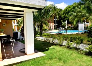 Peaceful 2 Bed Apartment - Pool & Private Beach Access