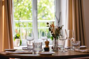 Hotels Villa Lorenzo Chambres & Restaurant Barcelonnette Hotel : photos des chambres