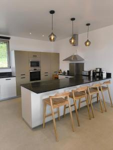Maisons de vacances LES PATICHERES - La Grange avec acces a la piscine : photos des chambres