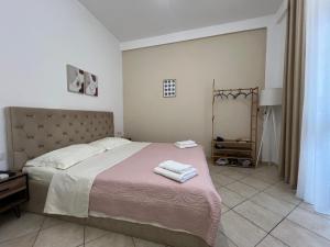 Cozy City Center Studio