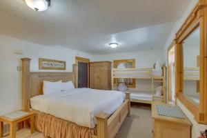 Bear Lake Charming Apartment w Kitchen