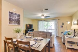 Sarasota Escape about 4 Mi to Siesta Key Beach!