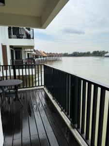 Golden Palm Tree Resort Sepang Avani