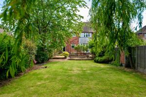 Double room in brand new 5 bed home with WiFi and TV BW Room 1