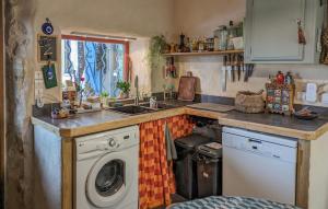 Maisons de vacances 3 Bedroom Nice Home In Sommieres : photos des chambres