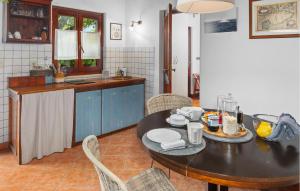 1 Bedroom Gorgeous Apartment In Porec 