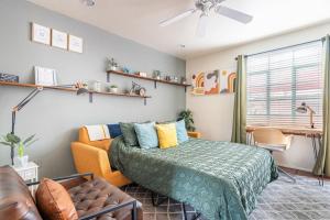 Vibrant 2BR DT Living, Stylish & Serene Stay