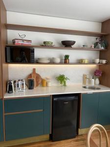 Romantic Escape with Fireplace and Luxe Soaking Tub