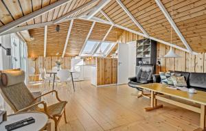 Nice Home In Vinderup With Kitchen