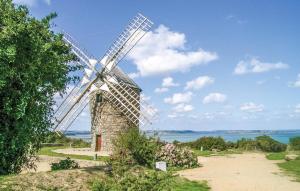 3 Bedroom Nice Home In Plouha