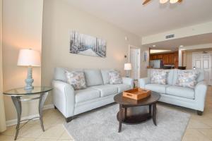 Silver Beach Towers W405