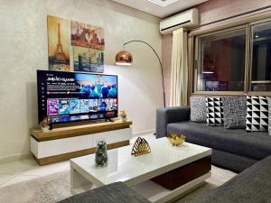 Luxury Appartement Centre-ville Netflix & Parking - 3hvězdičkové hotely ve městě Kenitra