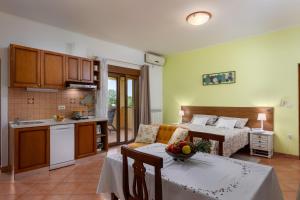 Apartments with parking space Rovinj - 24279