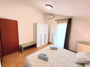 Apartments with parking space Rovinj - 24279