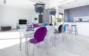 4 Bedroom Stunning Home In Rojales