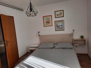 Apartments and rooms with parking space Porec - 24373
