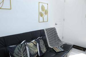 Modern House by EC Homes