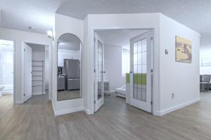 Cozy & Spacious 2BR at Stampede w Parking and AC