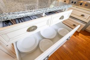 Luxury 5BR Villa, Gym, Theater & Ocean Views