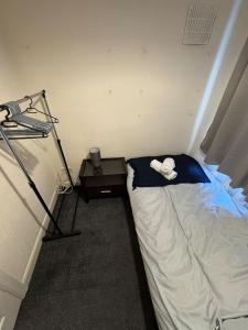 Modern 3-Bed Home with Parking & Garden Wolverhampton