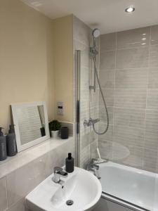 Trent View - New House in Branston, Staffordshire