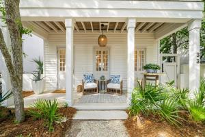 Hazels Cottage and Carriage House