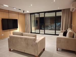 EGML-CN-5 1BR Nile view apt