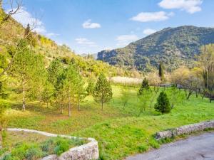 Maisons de vacances Charming Retreat by Vis River, France : Maison de Vacances 3 Chambres 