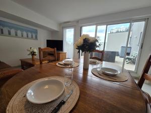 Appartements Appartement moderne avec terrasse proche mer et centre, Wi-Fi inclus a Saint-Brevin - FR-1-364-182 : photos des chambres