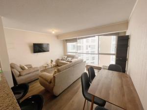 Acogedora habitación privada frente al metro