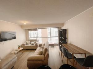 Acogedora habitación privada frente al metro