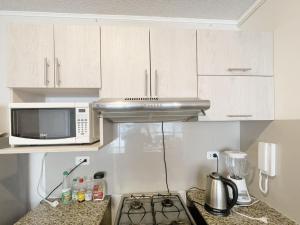 Acogedora habitación privada frente al metro