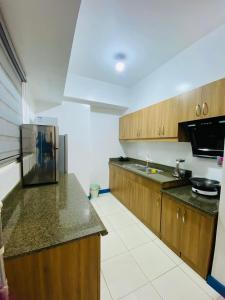 Torre De Manila taft Tan38