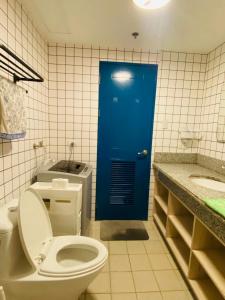 Torre De Manila taft Tan38