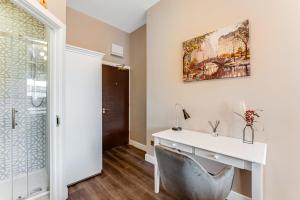 Wake, Sip, Slay Stylish Studio with Cozy Feels 3