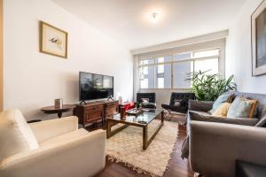 Apartamento espaçoso e completo no Jardins - C2920