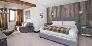 Contemporary 3 Bedroom Ski In, Ski Out Condo In The Heart Of Beaver Creek Village