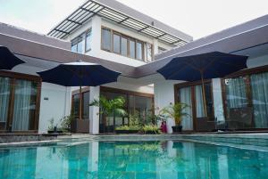 Bale Sembilan, Jungle Paradise in Central Kuta Lombok