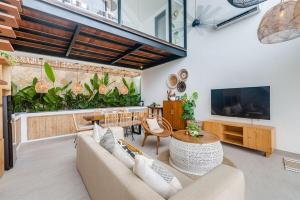 Loft style 4-BR Villa with pool in Canggu