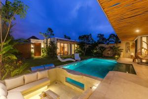 Loft style 4-BR Villa with pool in Canggu