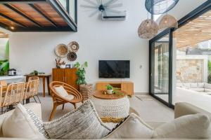 Loft style 4-BR Villa with pool in Canggu