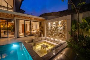Loft style 4-BR Villa with pool in Canggu