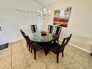 4 Bed Pool Home On Golf Community 1332