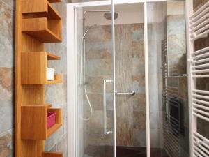 Appartement T3 4 pers, Centre La Bourboule, Parking, WiFi, Chien admis - FR-1-608-293