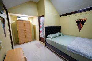 De Gentong Guest House & Cafe By Akasha