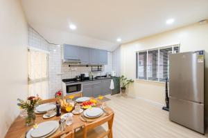 Kamala Beach House, 7-Min Walk to Beach