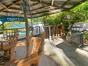 The Captains Manor on Cook 8