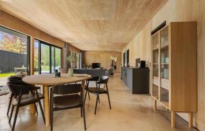 3 Bedroom Beautiful Home In Ebeltoft