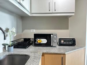 3BR Uptown BGC with Parking and 300mbps Wifi