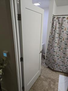 Exclusive Suites in MDR-Venice with Pool, GYM & HotTub